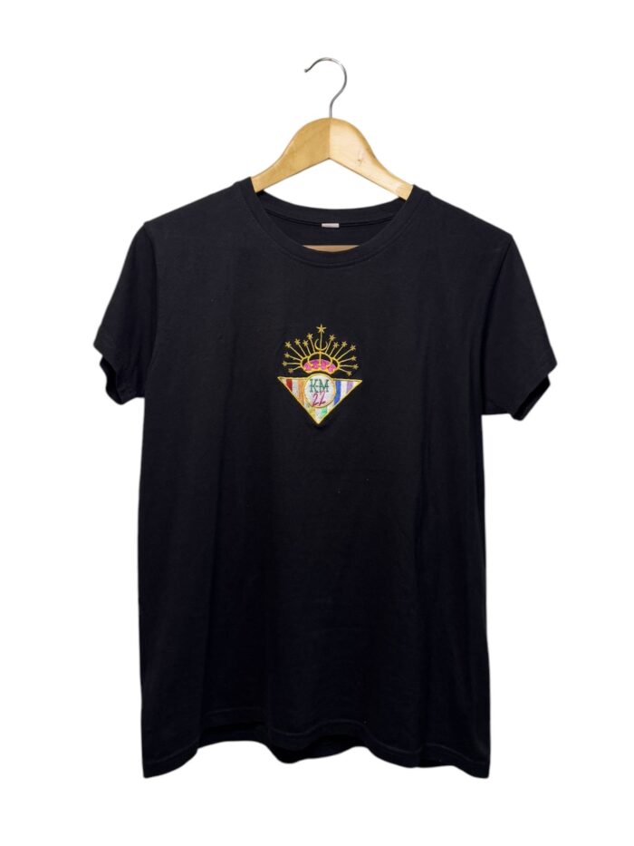 Image_20250211_221023_216 Camiseta - Poderío Badge - Imagen 1