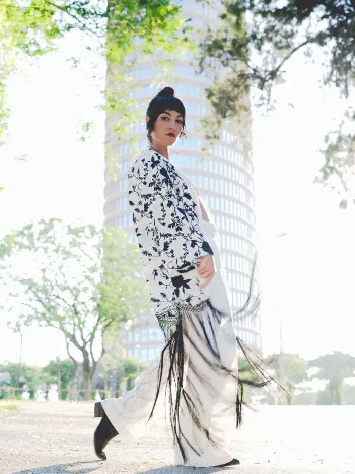 Kimono Mantón B/N - Imagen 6